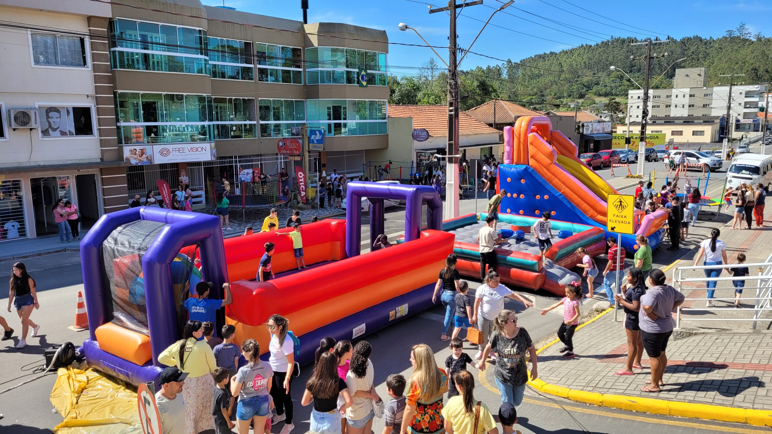 FREE PLAY realizou festa das crianças