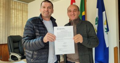 Prefeito assina ordem de serviço para a pavimentação da Rodovia Municipal Adilia Maria Civiero Ceron